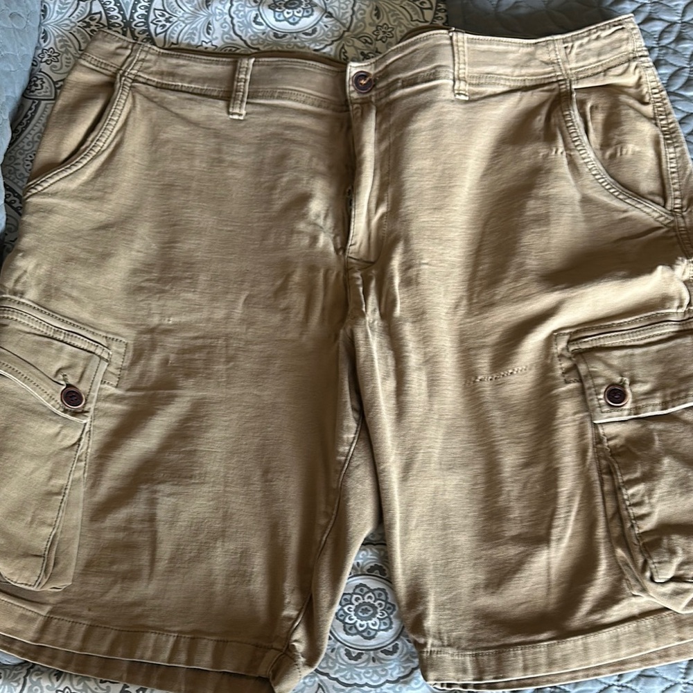 Lucky Brand Tan Cargo Shorts with Utility Design